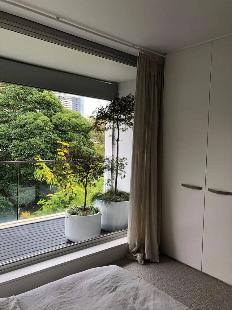 THE PLANT SOCIETY ONLINE OUTPOST Gardeners Planter - White 5 THE PLANT SOCIETY ONLINE OUTPOST Gardeners Planter - White