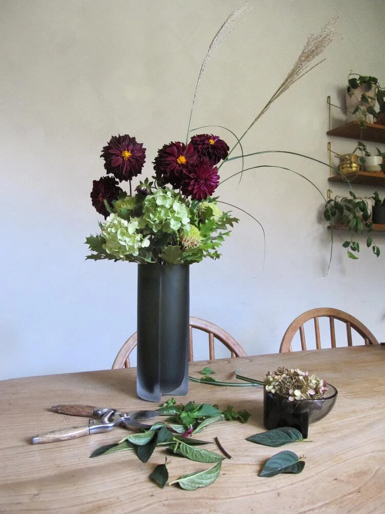 THE PLANT SOCIETY Kuru Bowl By Philippe Malouin - Iittala 7 THE PLANT SOCIETY Kuru Bowl By Philippe Malouin - Iittala