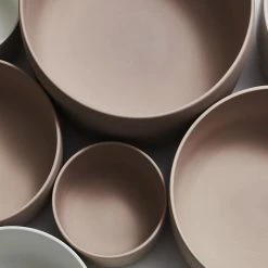 THE PLANT SOCIETY Medium Planters Esko Planter In Sand