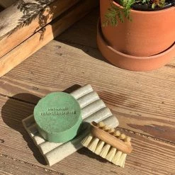 THE PLANT SOCIETY Nail Brush Lovisa By Iris Hantverk Plant Care