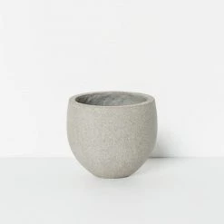 THE PLANT SOCIETY Pedra Planter By Papaya 13 THE PLANT SOCIETY Pedra Planter By Papaya