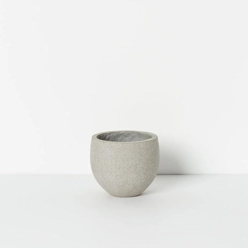 THE PLANT SOCIETY Pedra Planter By Papaya 6 THE PLANT SOCIETY Pedra Planter By Papaya